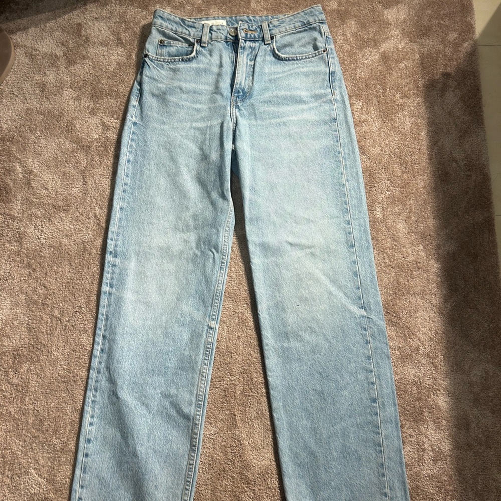 Zara Blue Straight Leg Jeans with Vintage Appeal